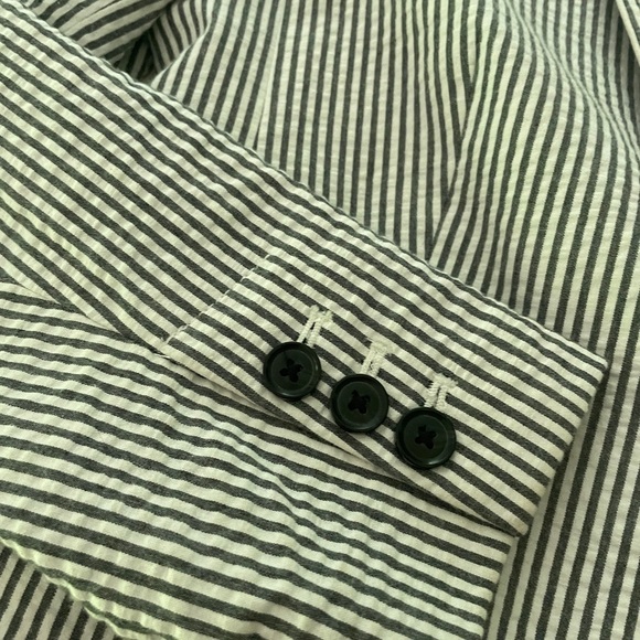 Banana Republic Seersucker lined blazer, sz 8 - Picture 2 of 7